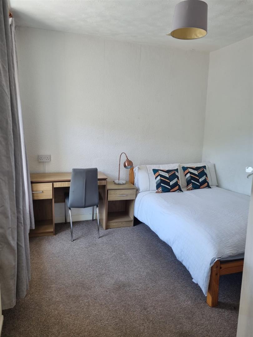 house - terraced for rent meadow street