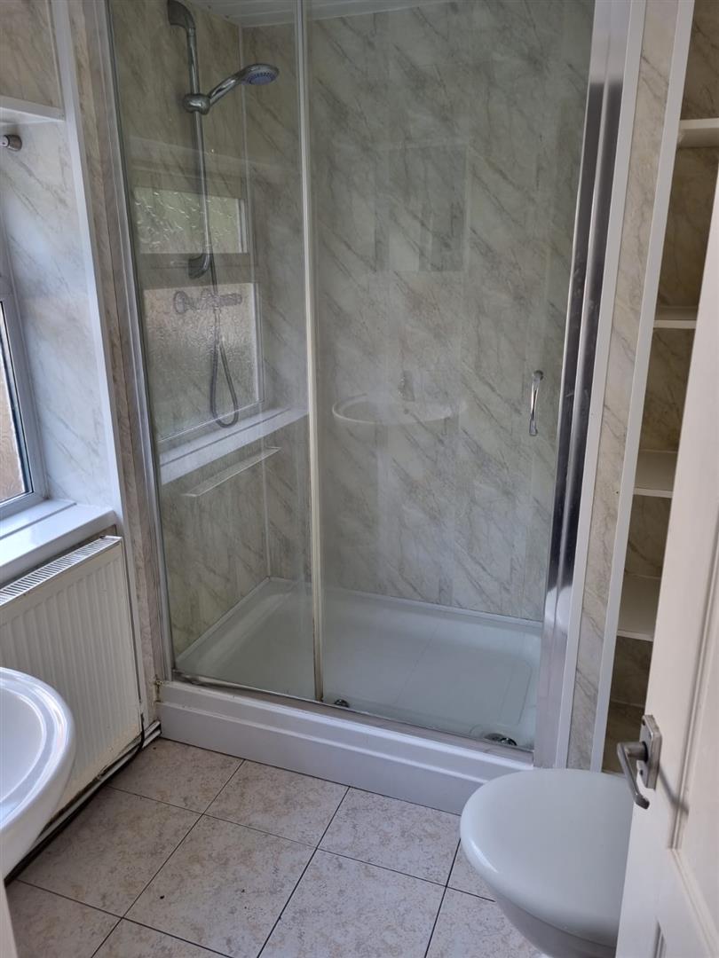 house - terraced for rent meadow street