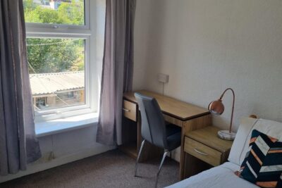 house - terraced for rent meadow street