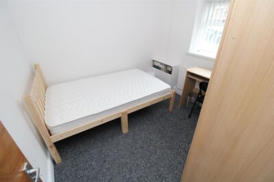 house - terraced for rent park street