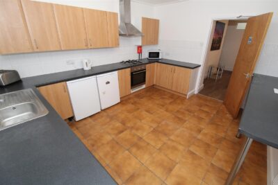 house - terraced for rent park street