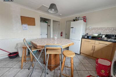 room for rent tower street