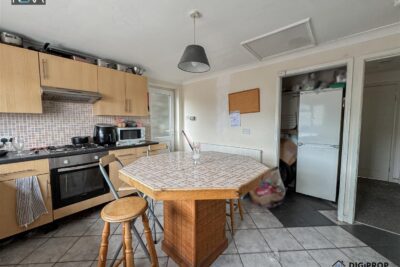 room for rent tower street