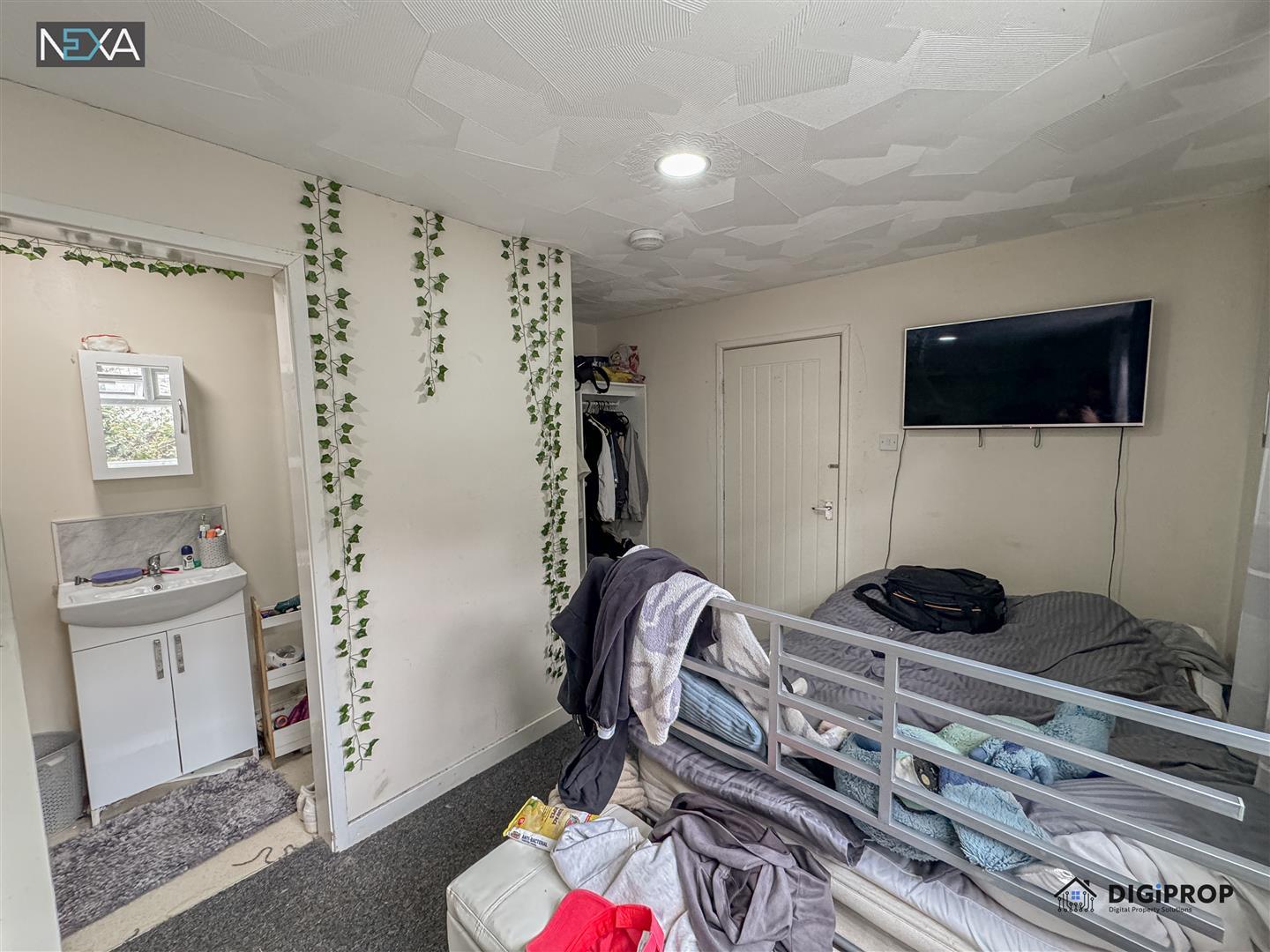 room for rent tower street