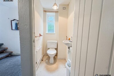 room for rent tower street