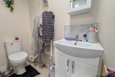 room for rent tower street