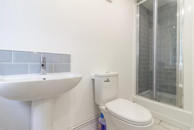 house - terraced for rent meadow street