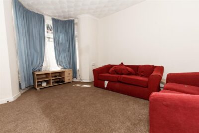 house - terraced for rent broadway