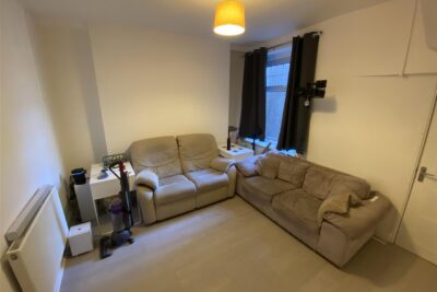 house - terraced for rent queen street