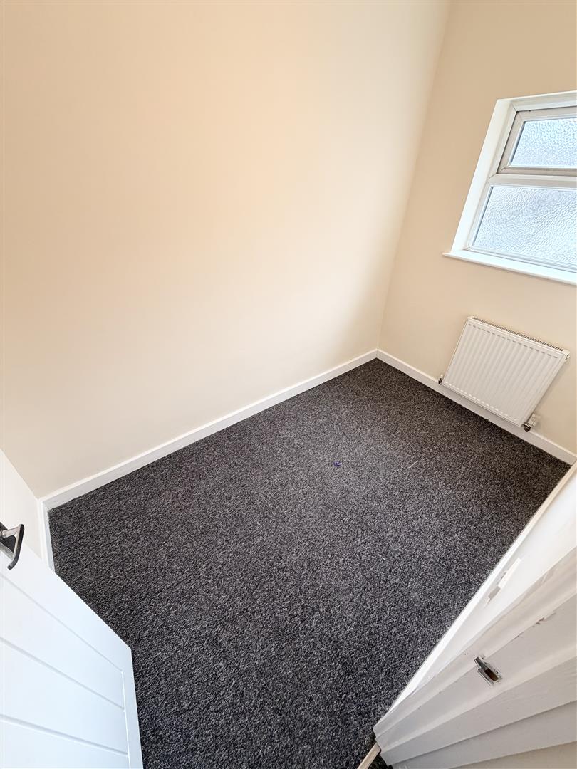 house - semi-detached for rent whittington street