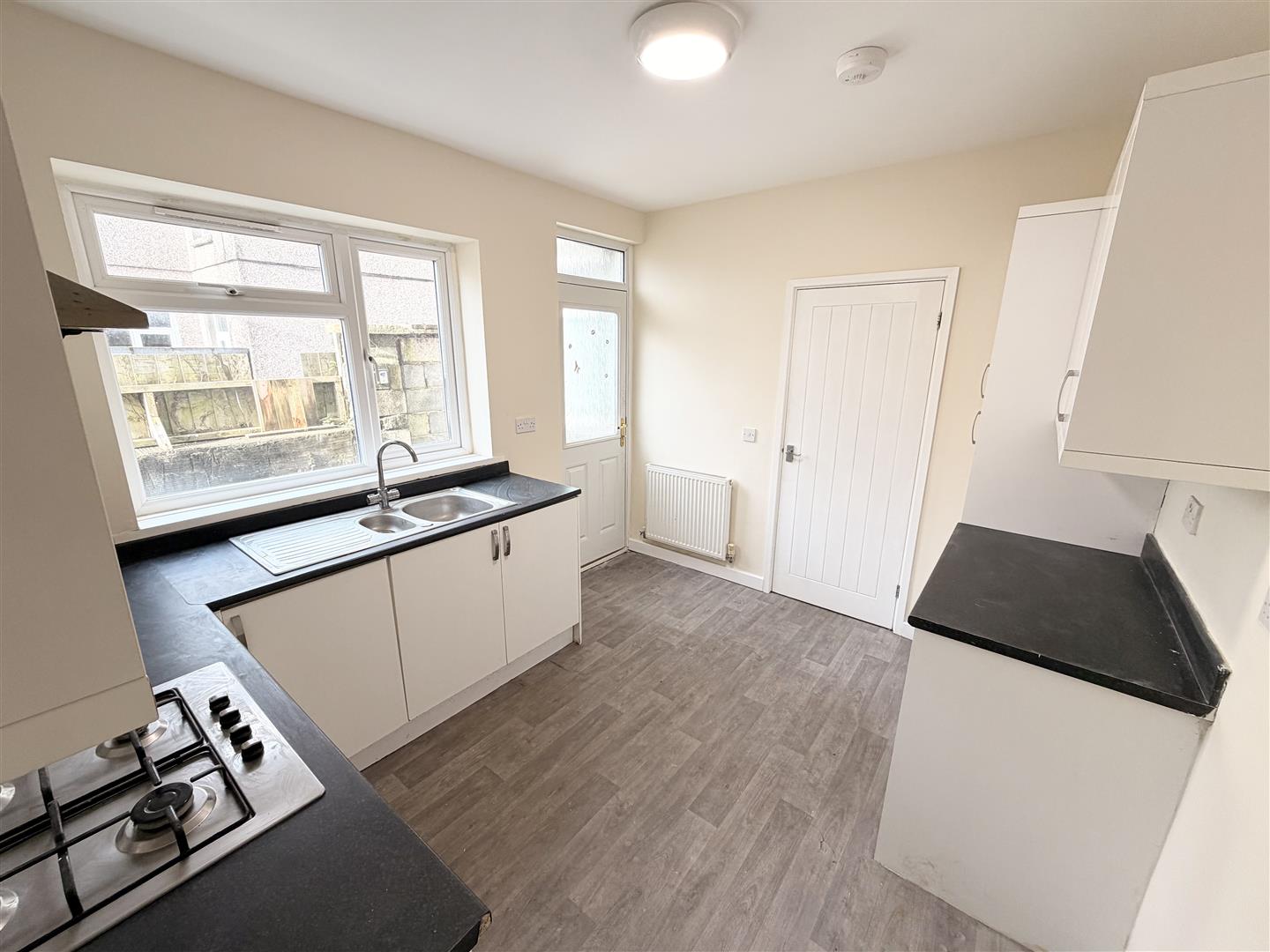 house - semi-detached for rent whittington street