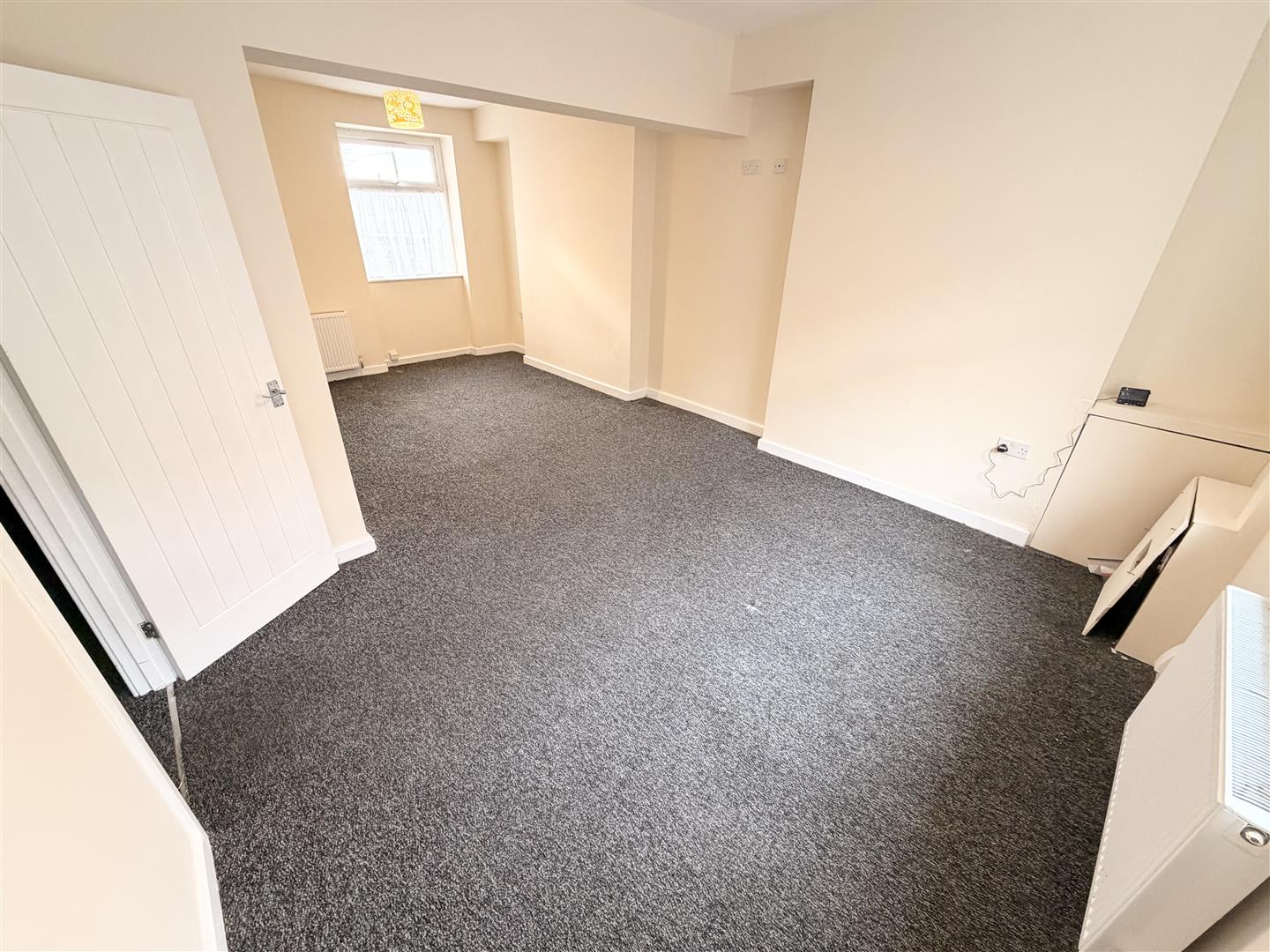 house - semi-detached for rent whittington street