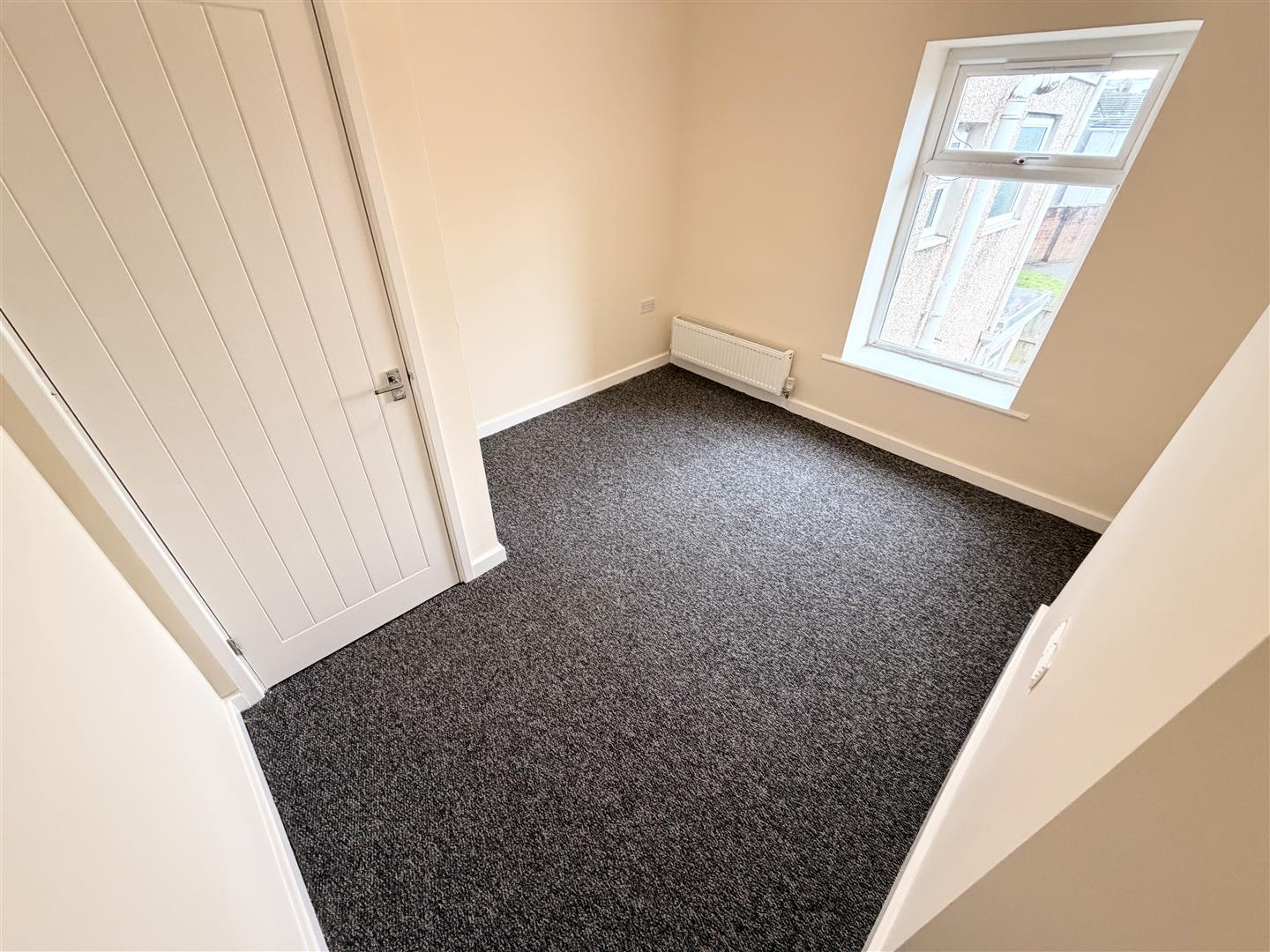 house - semi-detached for rent whittington street