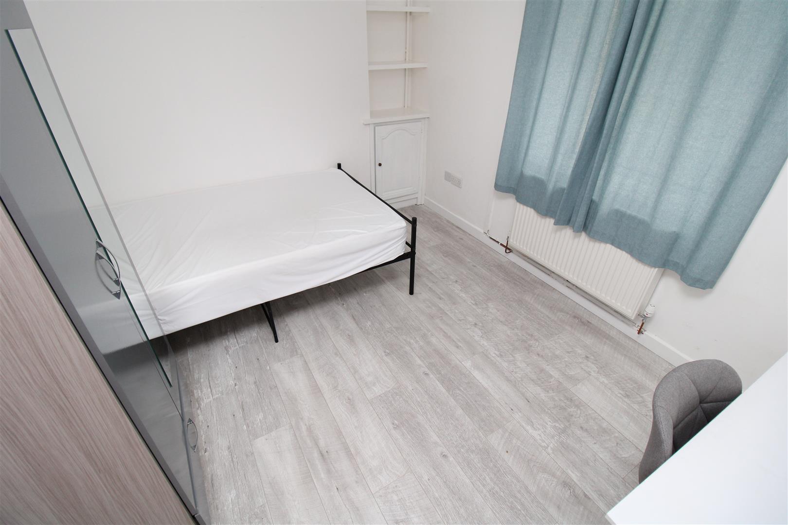 house - terraced for rent park street