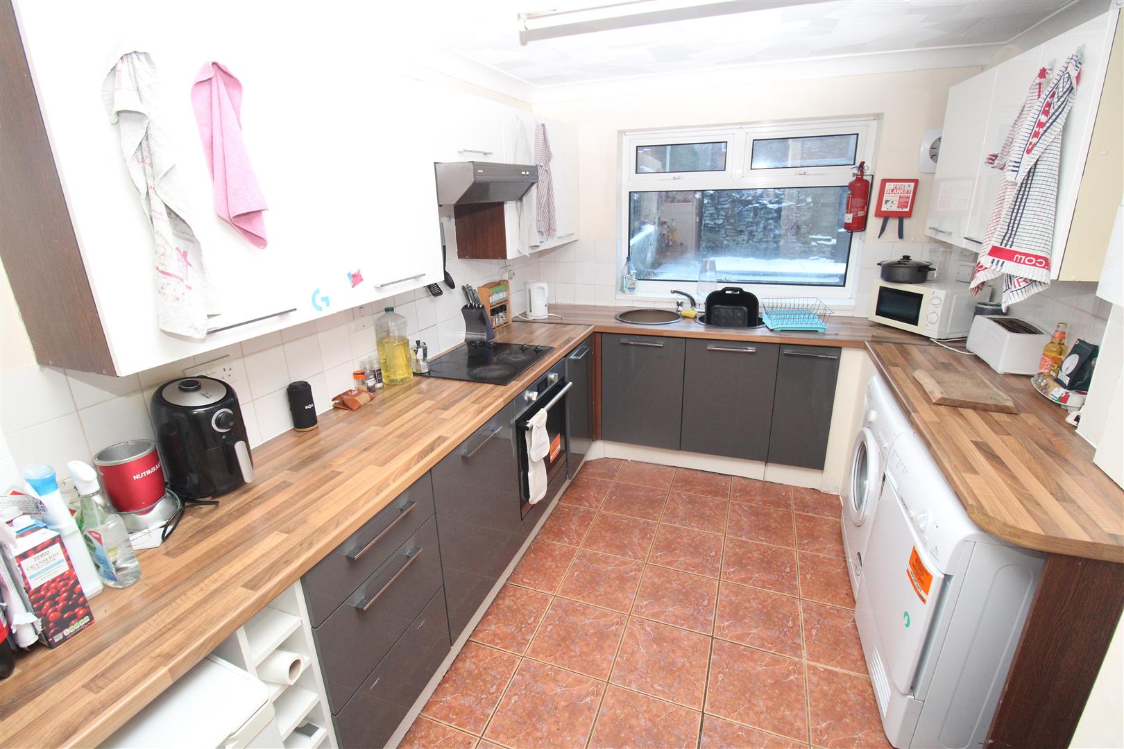 house - terraced for rent birchwood avenue