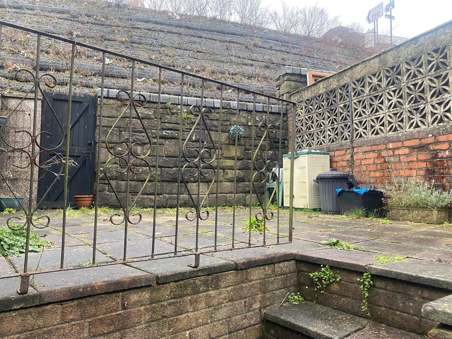 house for rent glan ebbw terrace