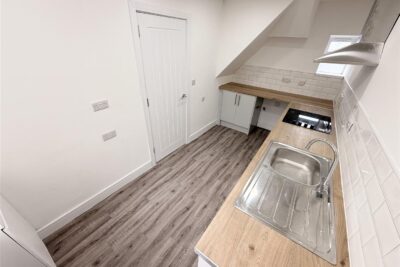 house - semi-detached for rent ystrad road