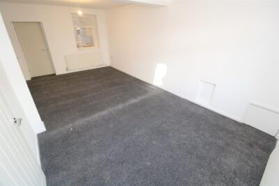 house - terraced for rent oxford street