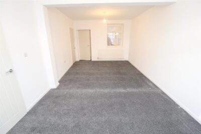 house - terraced for rent oxford street