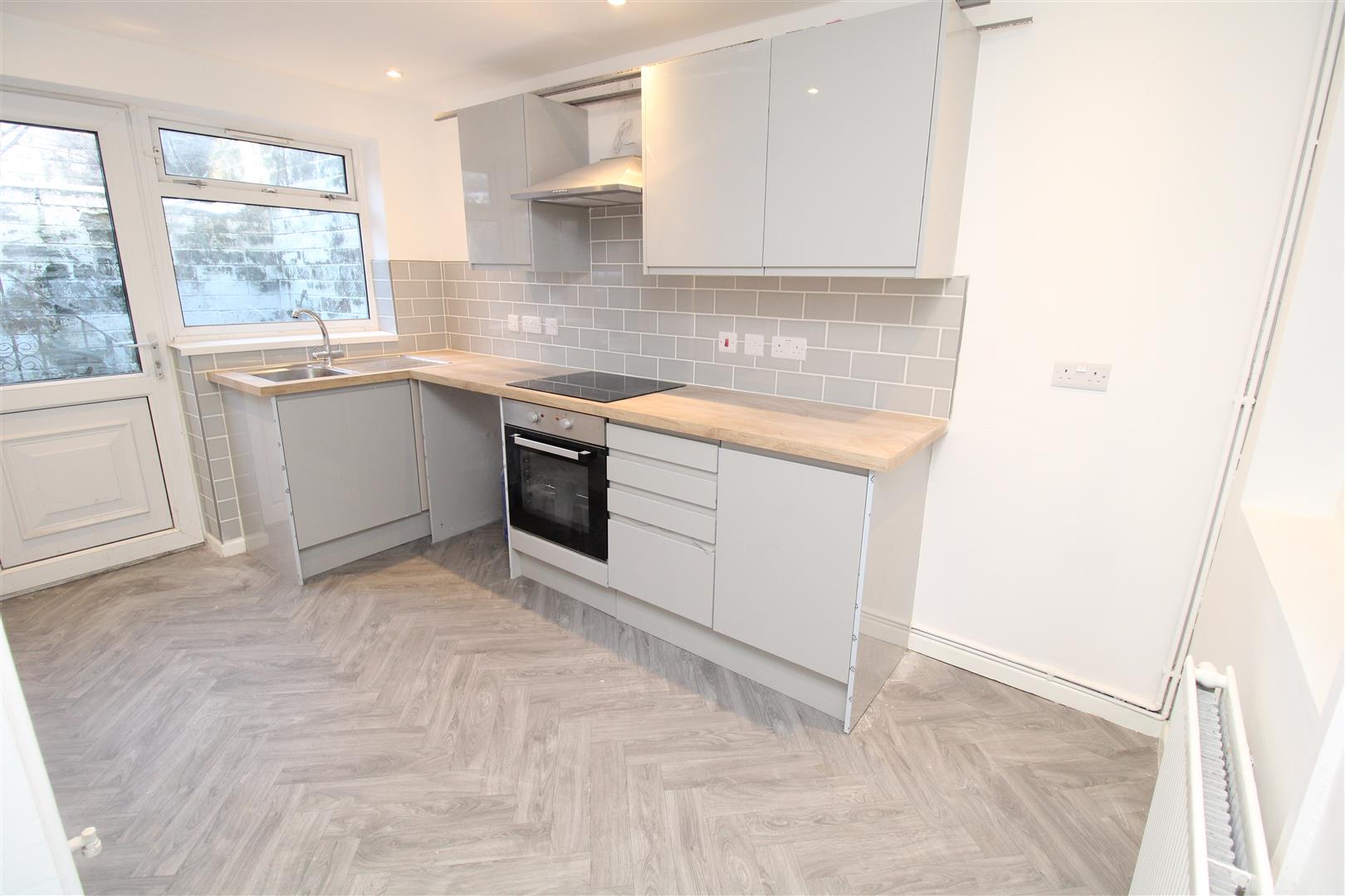 house - terraced for rent oxford street