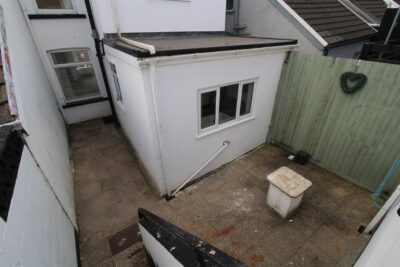 house for rent cemetery road