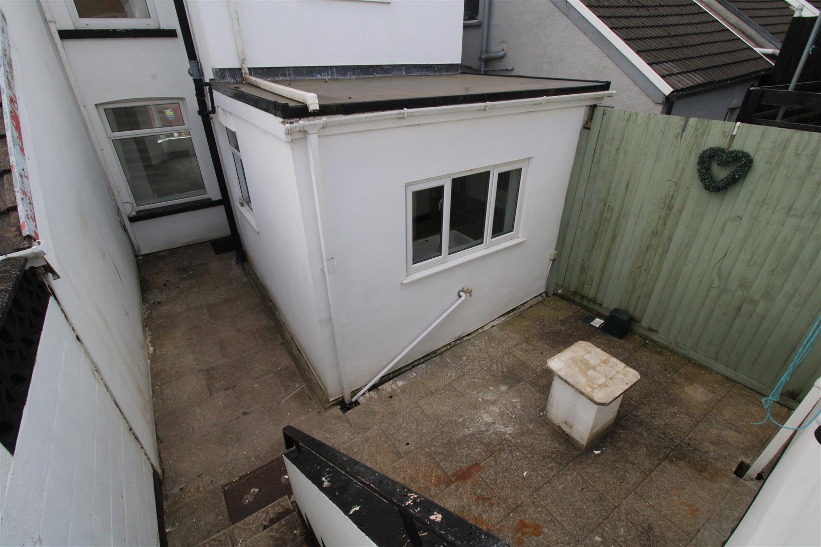 house for rent cemetery road