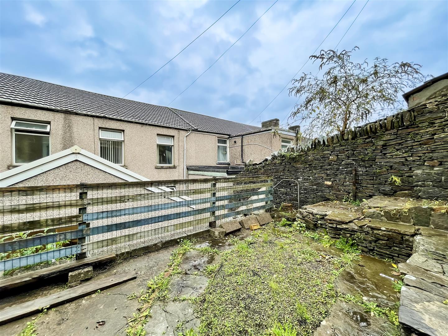 house for rent wood road