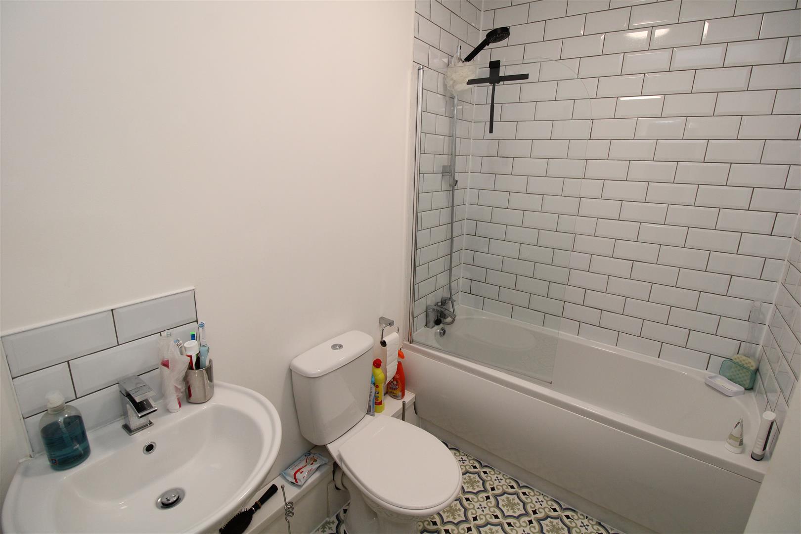 house - terraced for rent bailey street