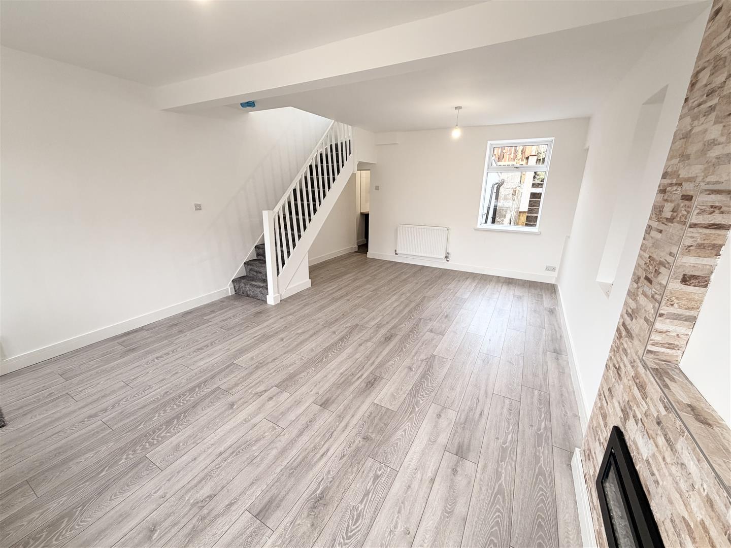 house - terraced for rent station terrace