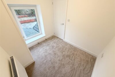 house - end terrace for rent shady road