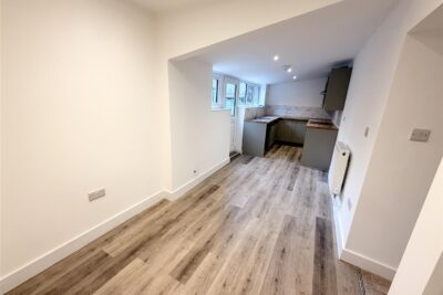 house - end terrace for rent shady road