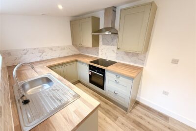 house - end terrace for rent shady road