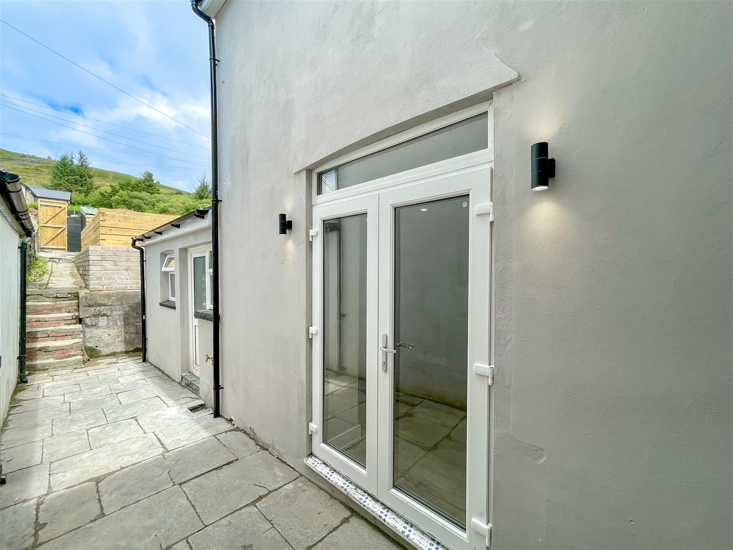 house - terraced for sale ynyswen road