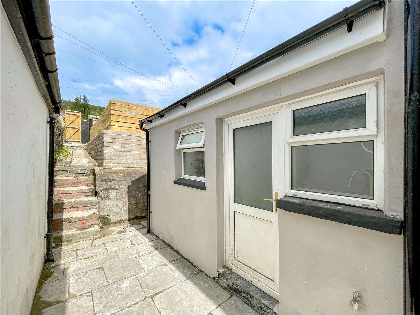 house - terraced for sale ynyswen road