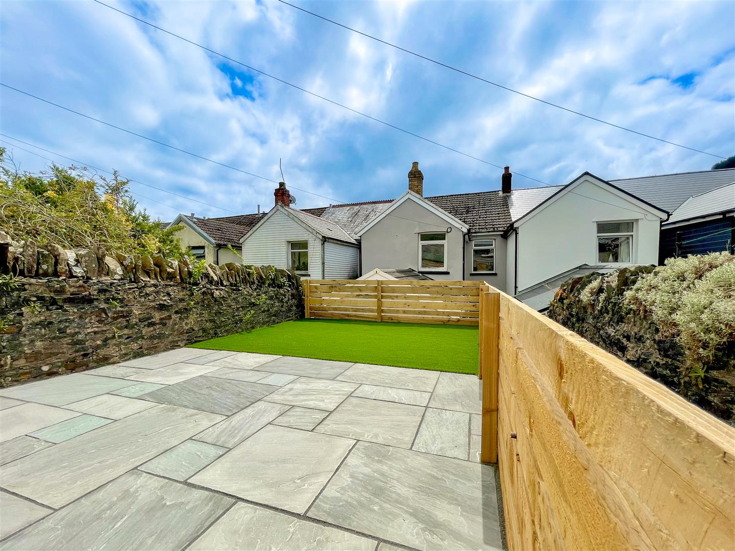 house - terraced for sale ynyswen road