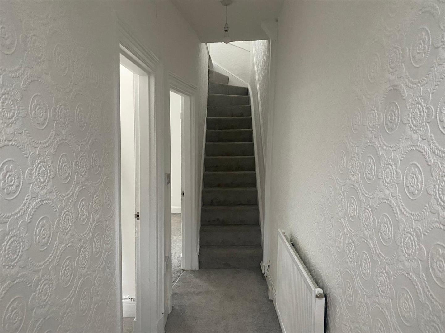 house for rent wern street