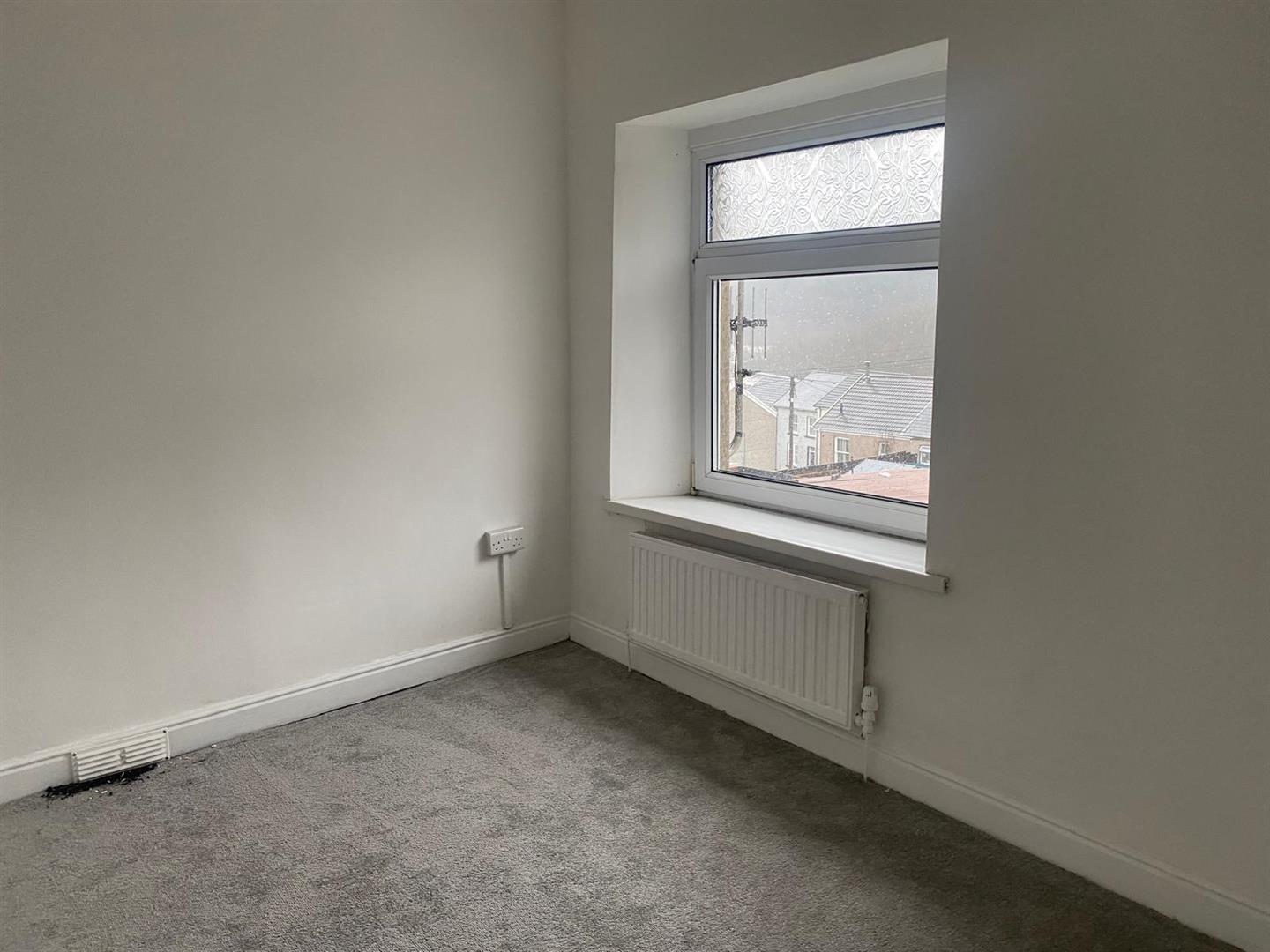 house for rent wern street