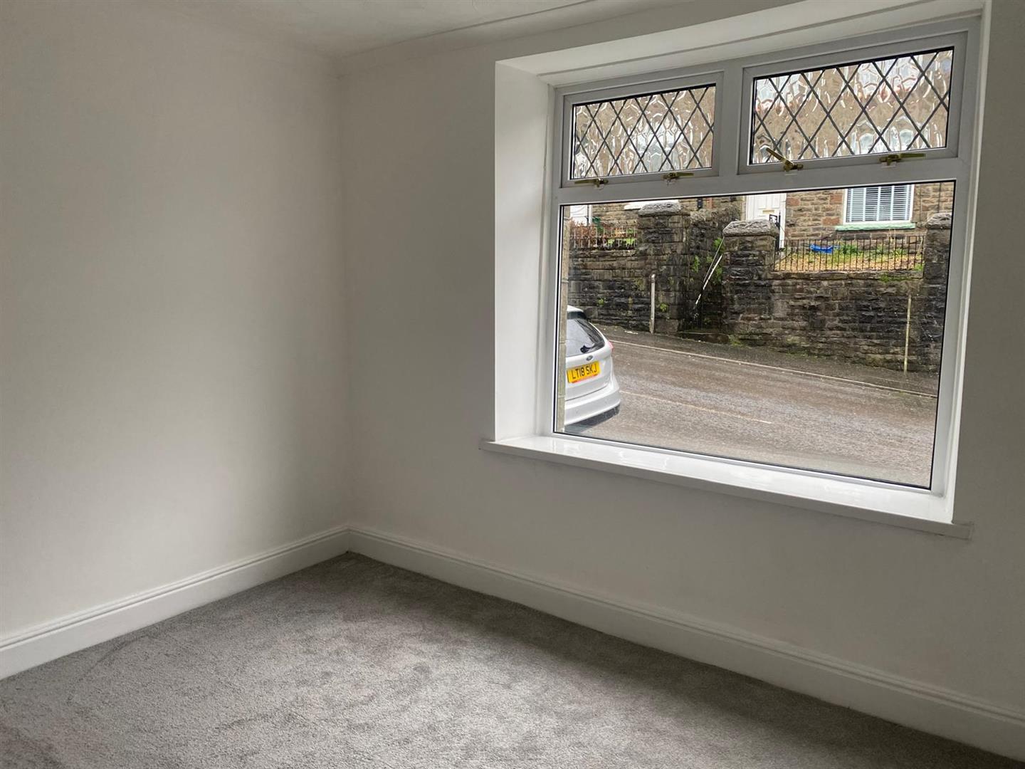 house for rent wern street