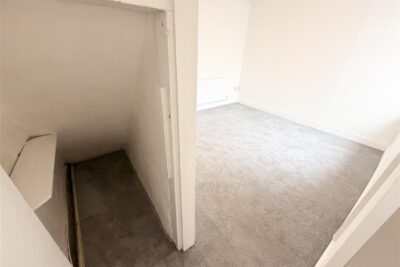 house - terraced for rent wern street