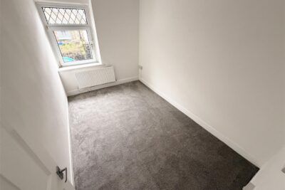 house - terraced for rent wern street