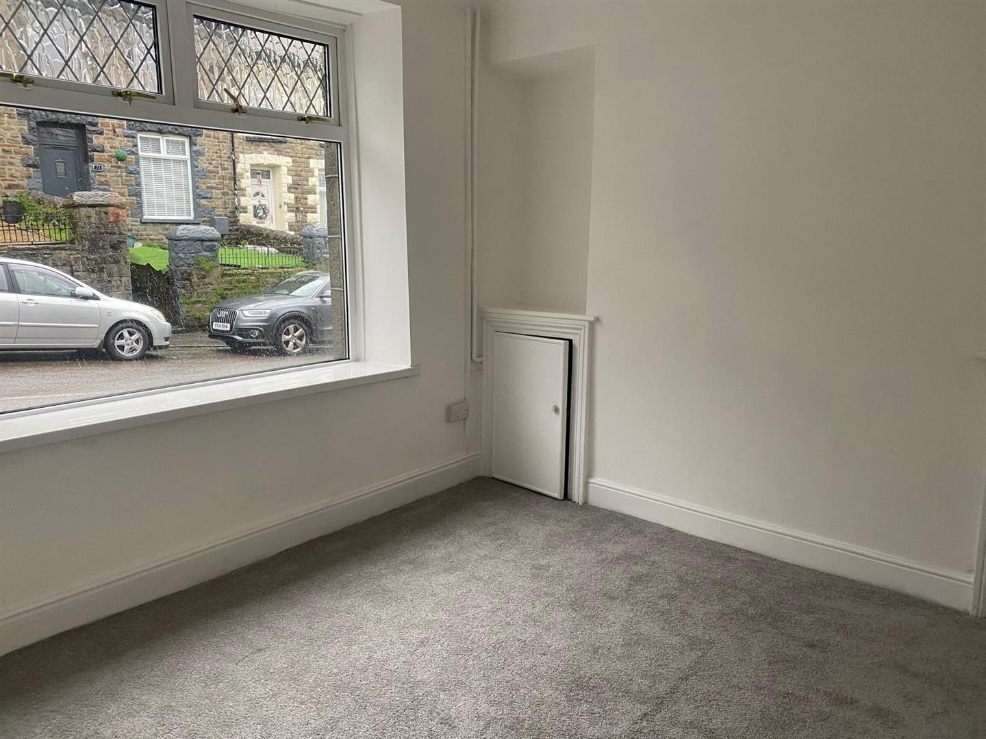 house for rent wern street