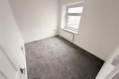 house - terraced for rent wern street