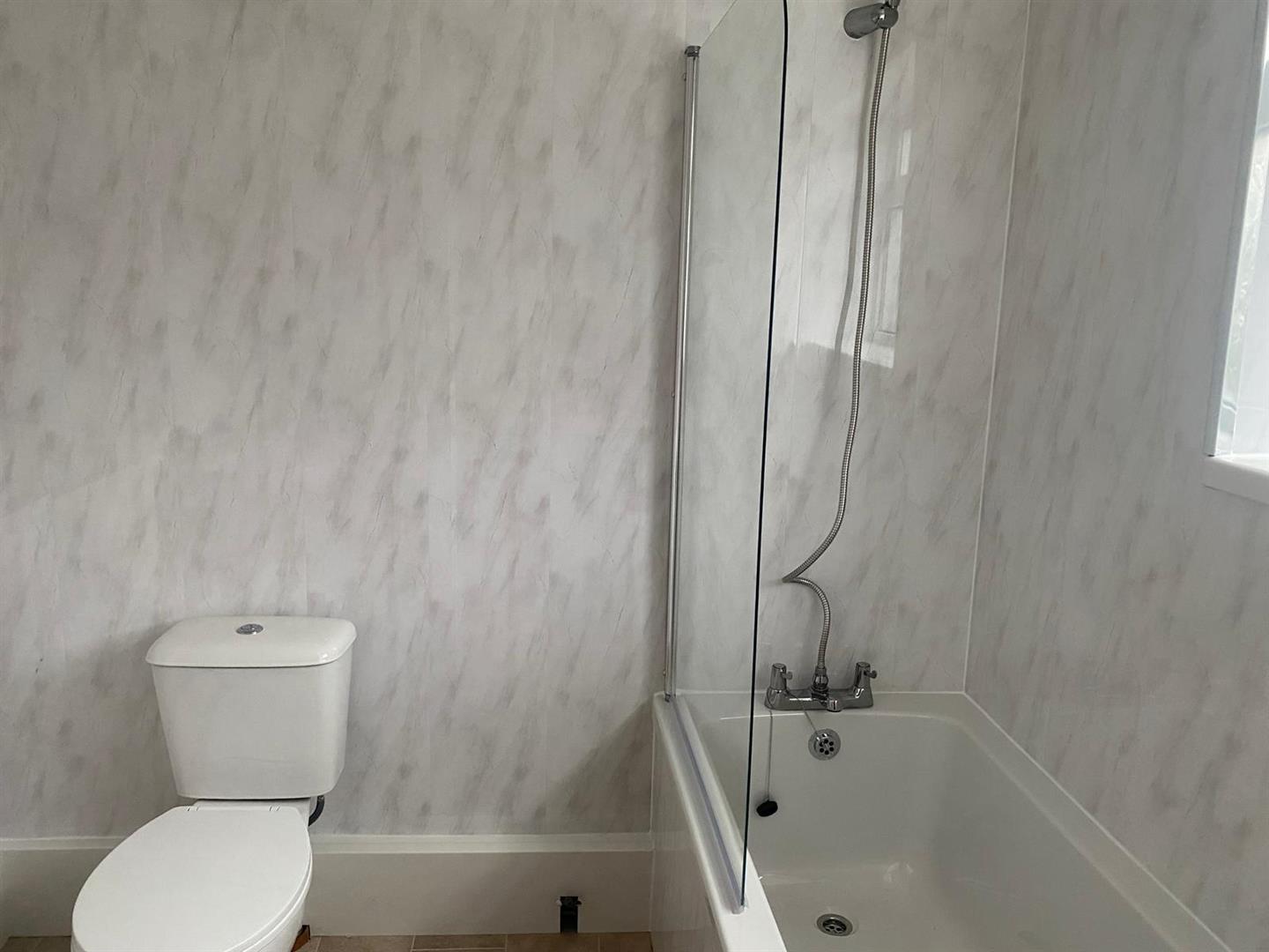 house for rent wern street