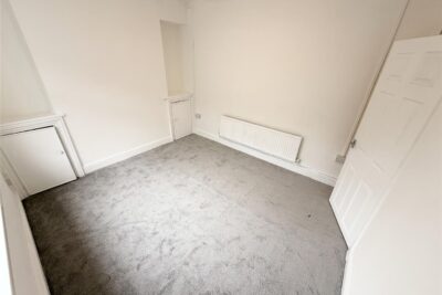 house - terraced for rent wern street