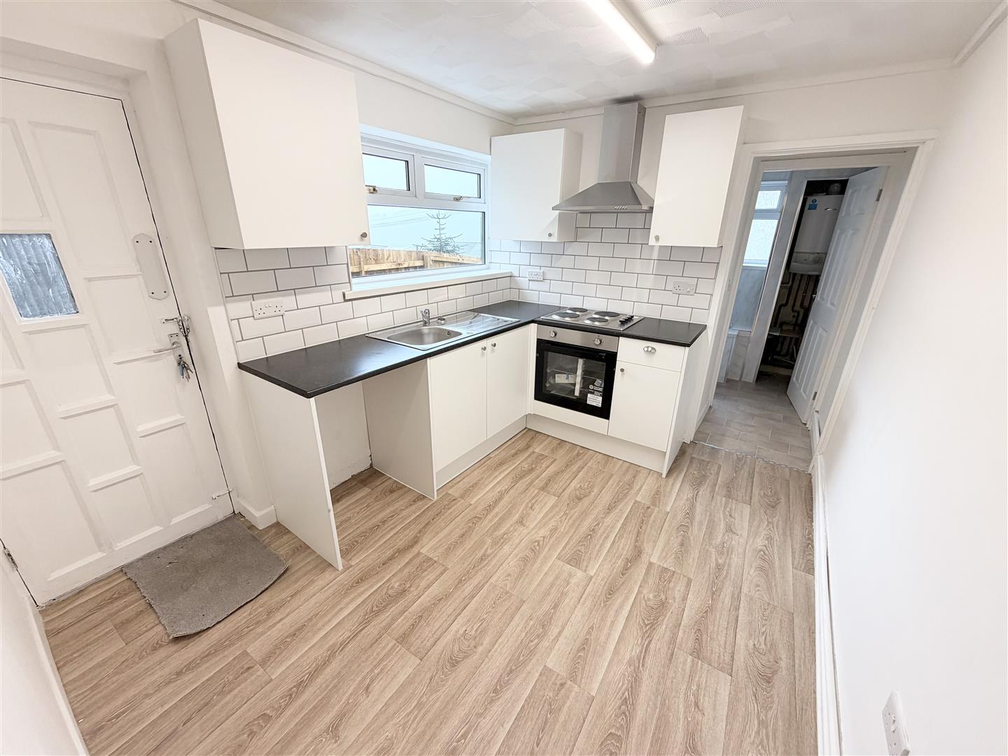 house - terraced for rent wern street