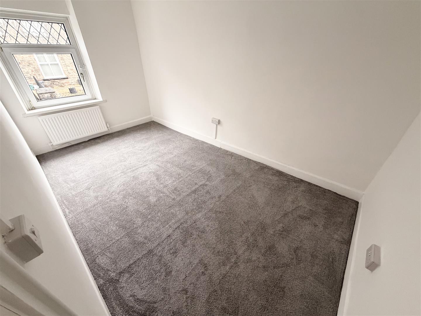 house - terraced for rent wern street