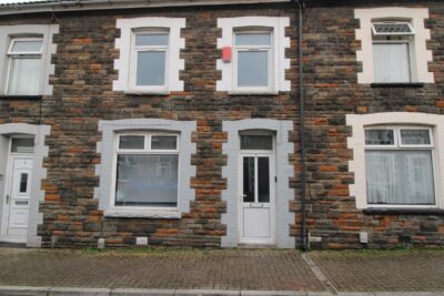 house - terraced for rent queen street