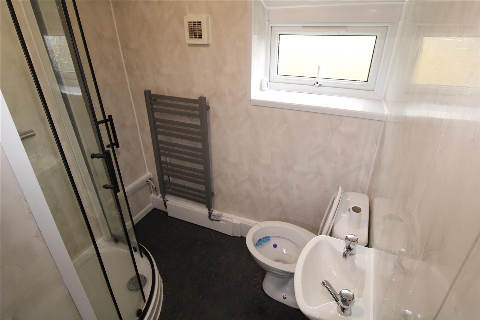 house - terraced for rent queen street