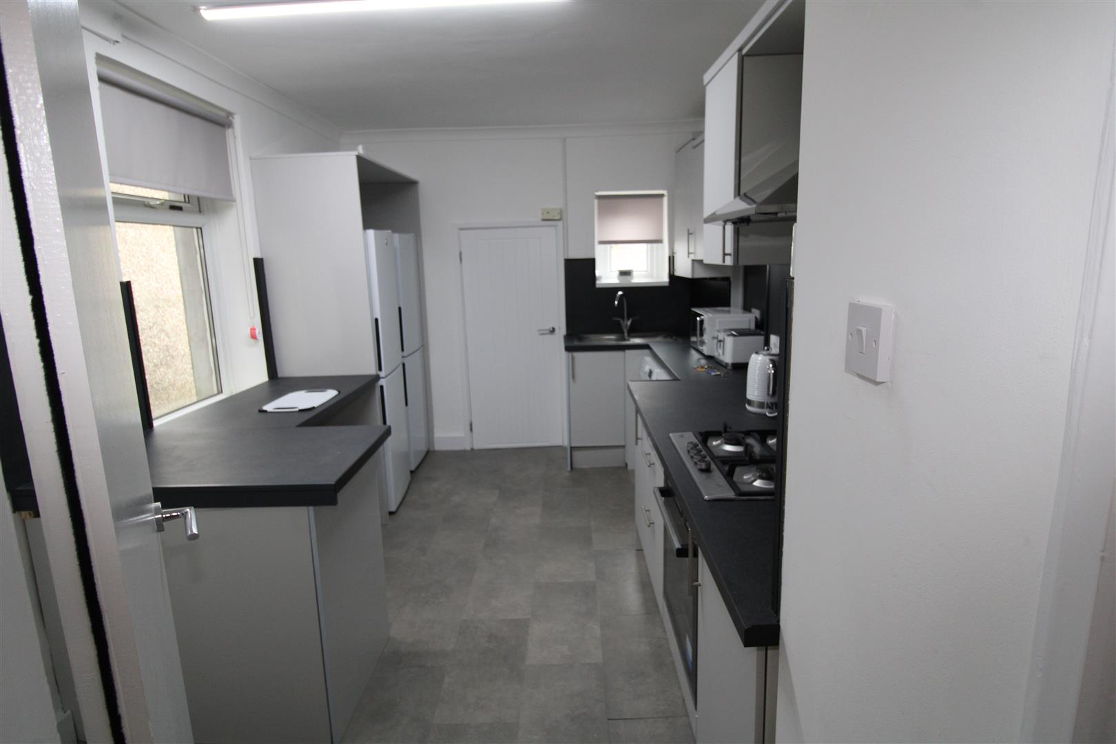 house - terraced for rent queen street