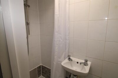 house - terraced for rent queen street